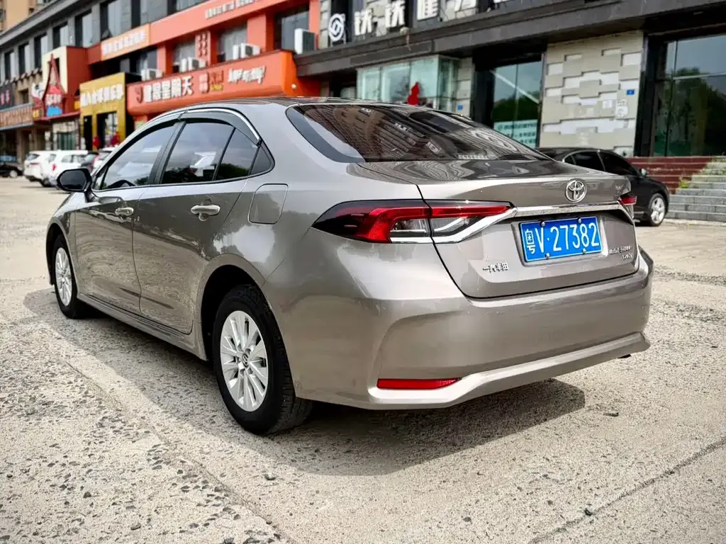 Toyota Corolla — фото 3