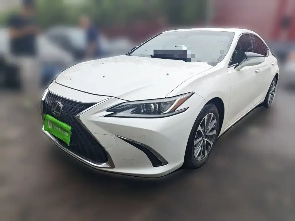 Lexus ES — фото 1