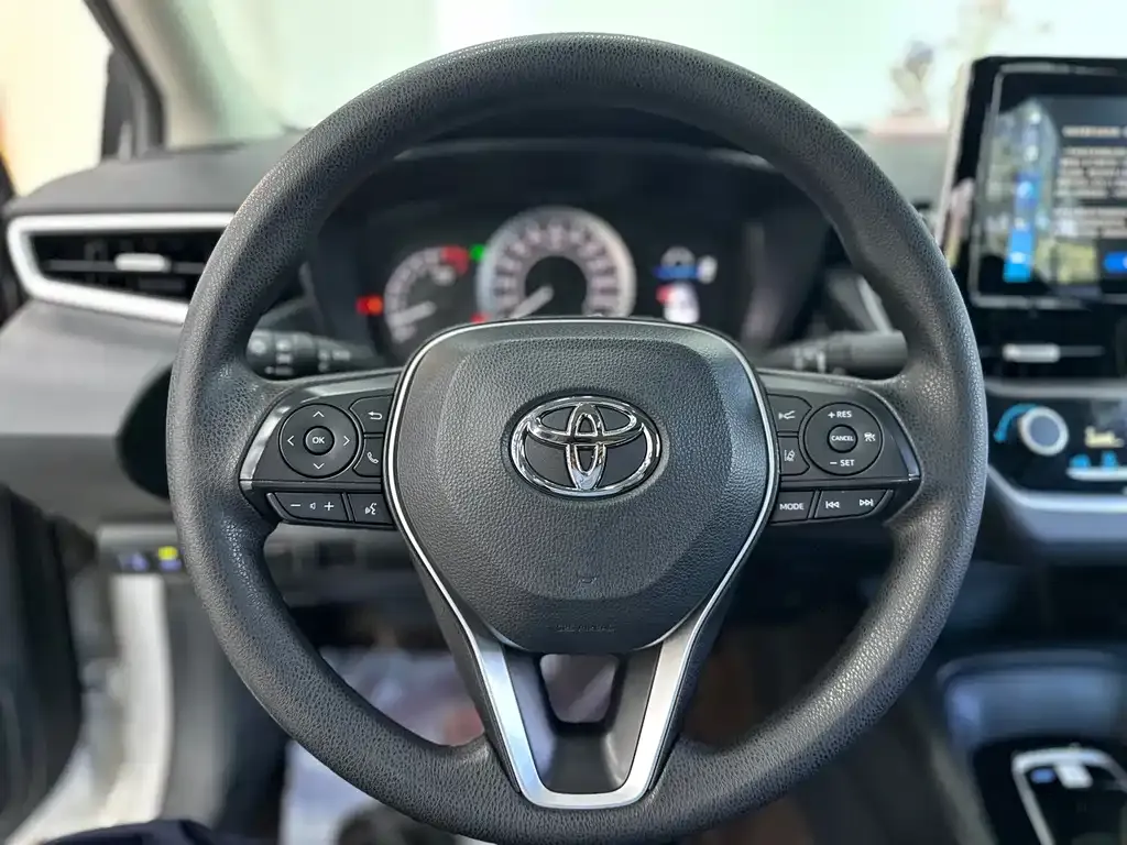 Toyota Corolla — фото 7