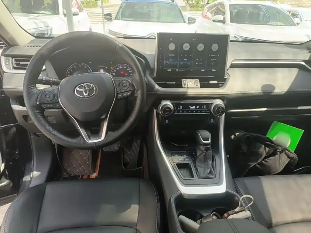 Toyota Wildlander — фото 10