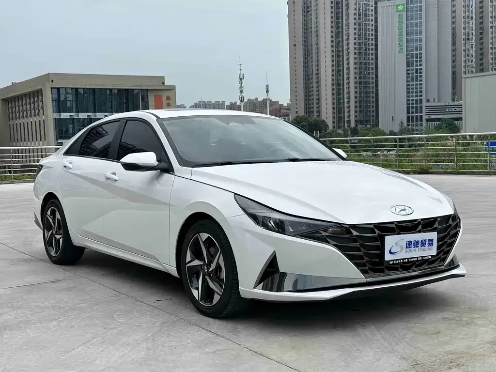 Hyundai Elantra — фото 10