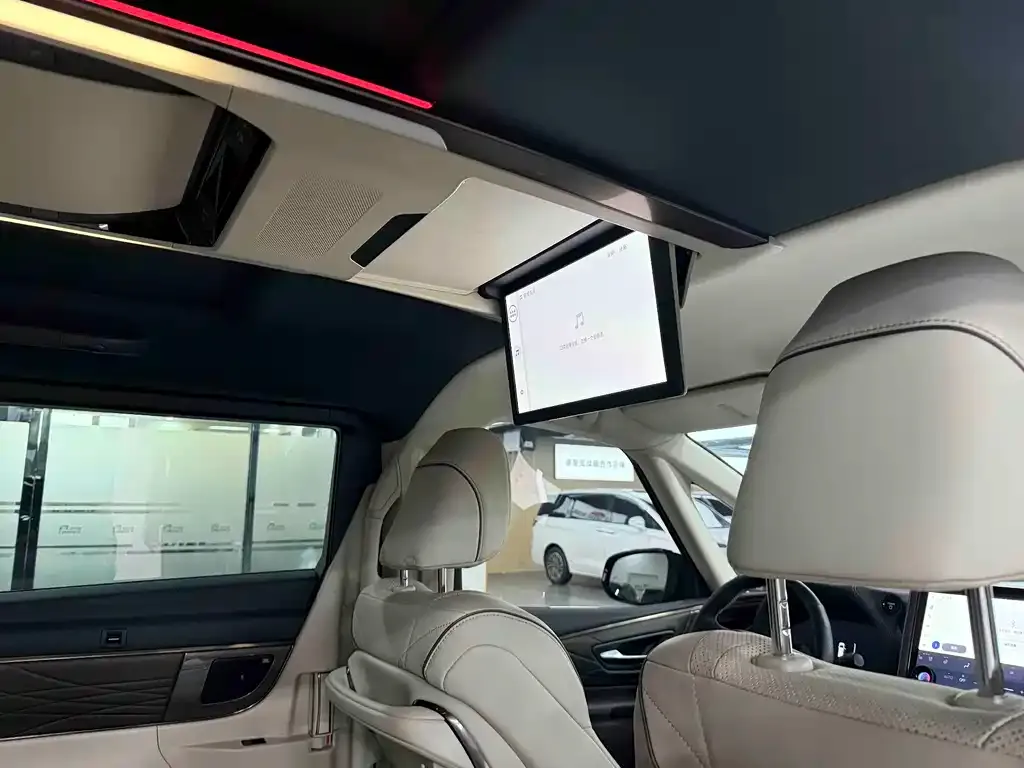 Toyota Vellfire — фото 9