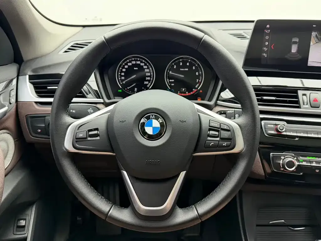 BMW X1 — фото 10
