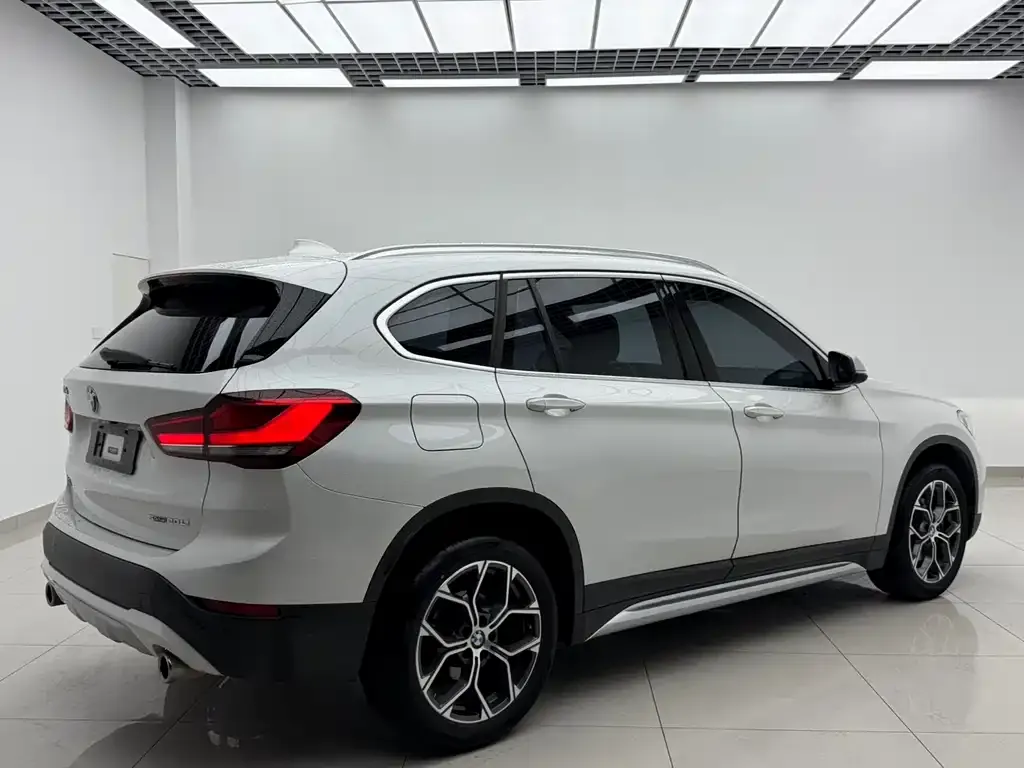 BMW X1 — фото 5