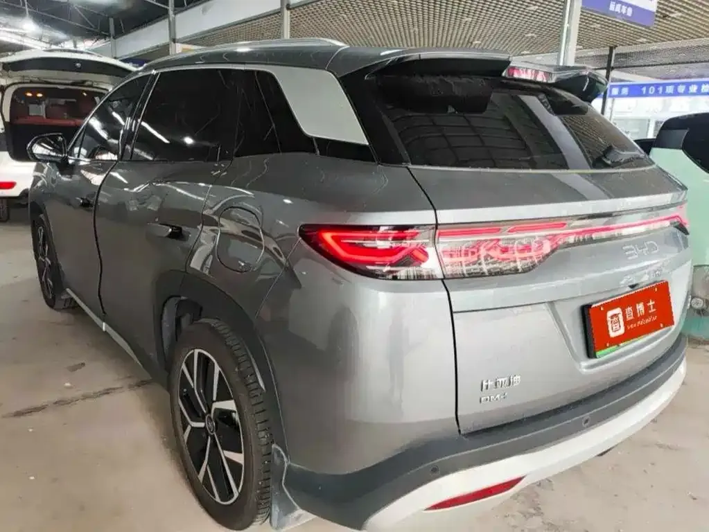 BYD L DM-i — фото 3