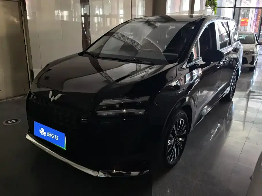 Wuling Starlight 730 New Energy — фото 1