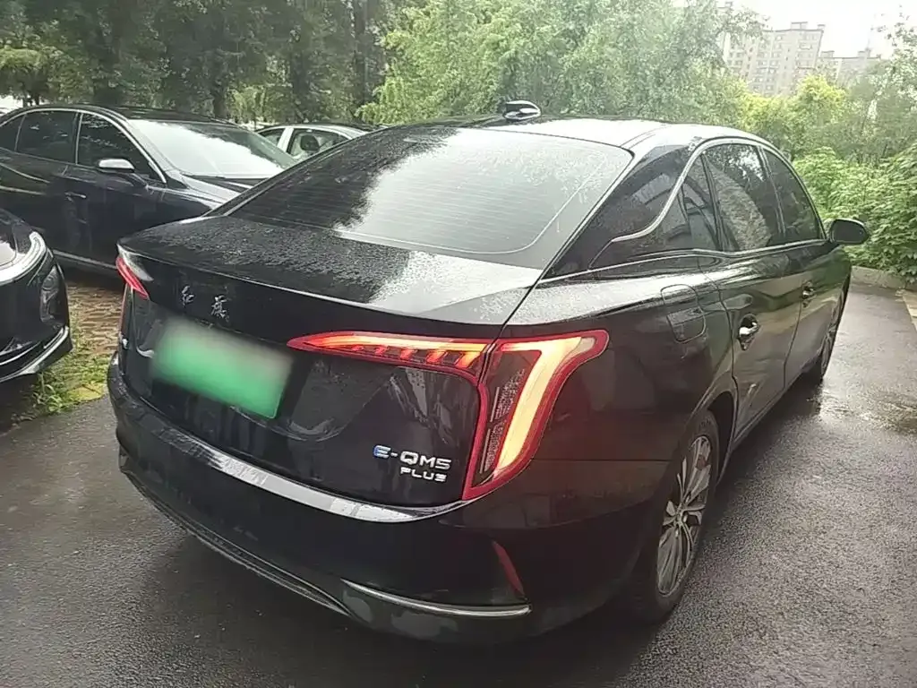 Hongqi E-QM5 — фото 9