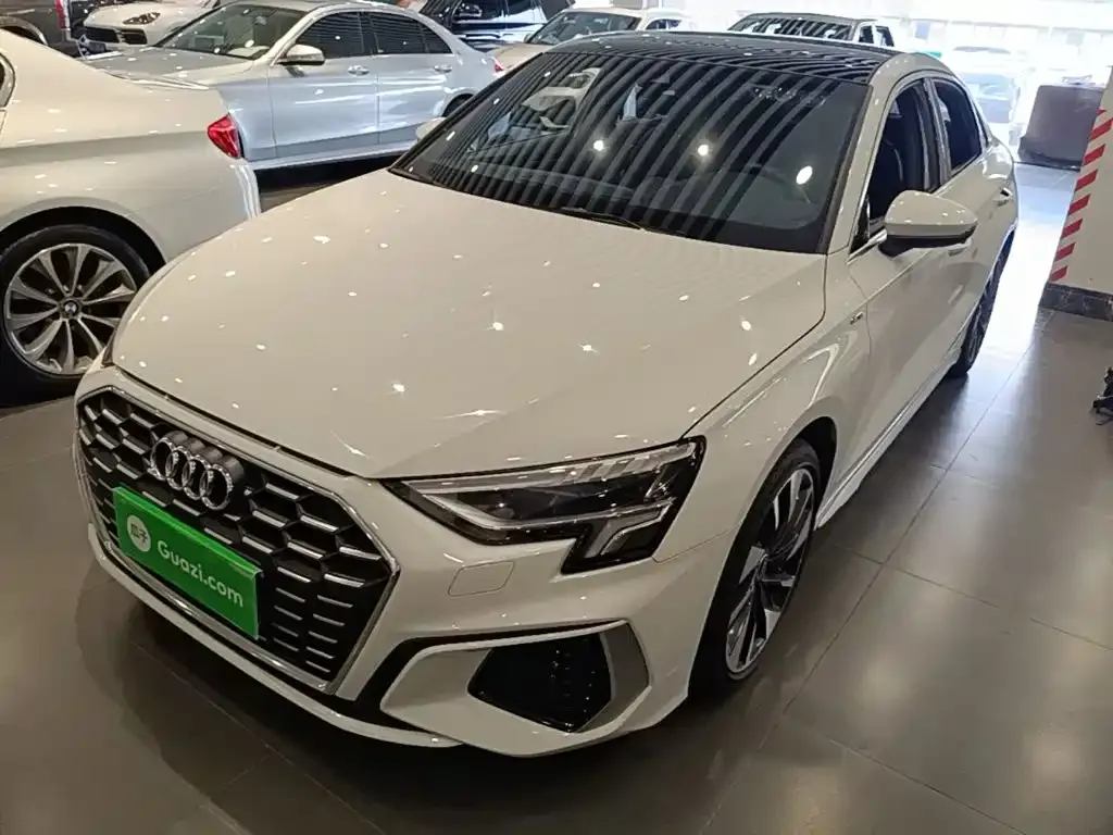 Audi A3 — фото 1