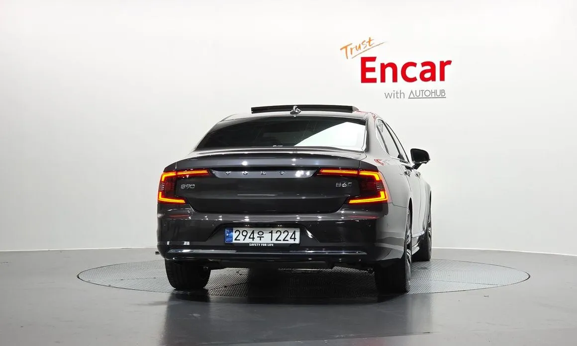 Volvo S90 2023 из KR, фото 4