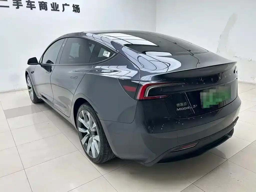 Tesla Model 3 — фото 9