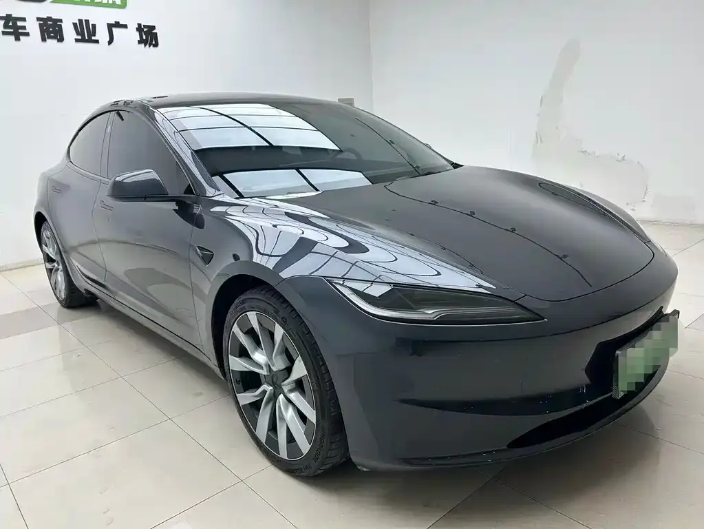 Tesla Model 3 — фото 3