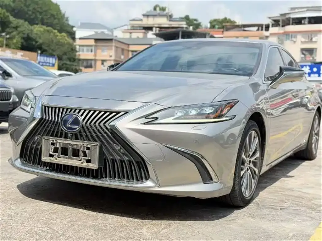 Lexus ES — фото 1
