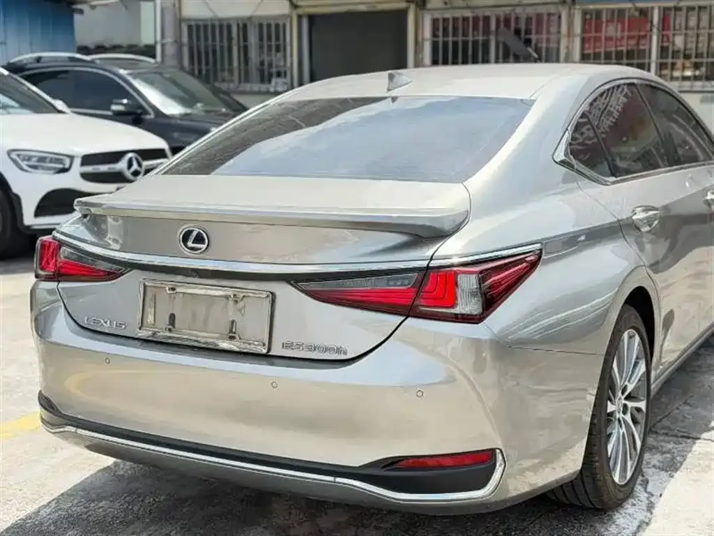 Lexus ES — фото 6