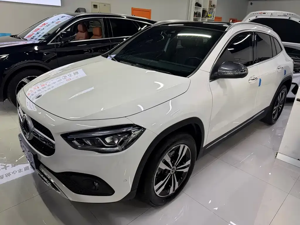 Mercedes-Benz GLA — фото 1