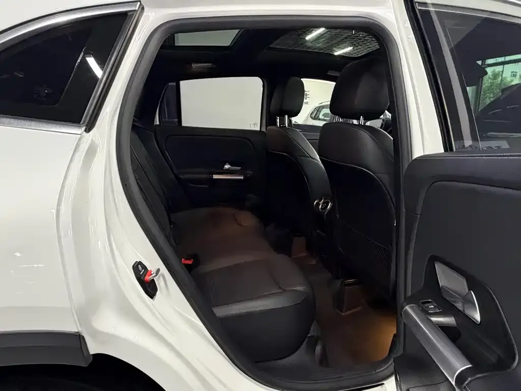Mercedes-Benz GLA — фото 7