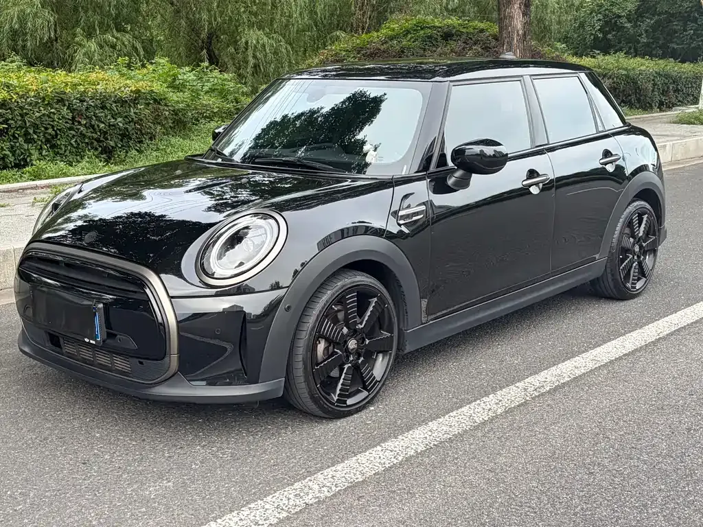 MINI Cooper (3-door) — фото 1