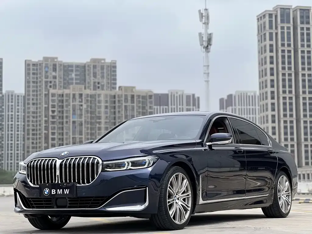 BMW 7 Series — фото 1