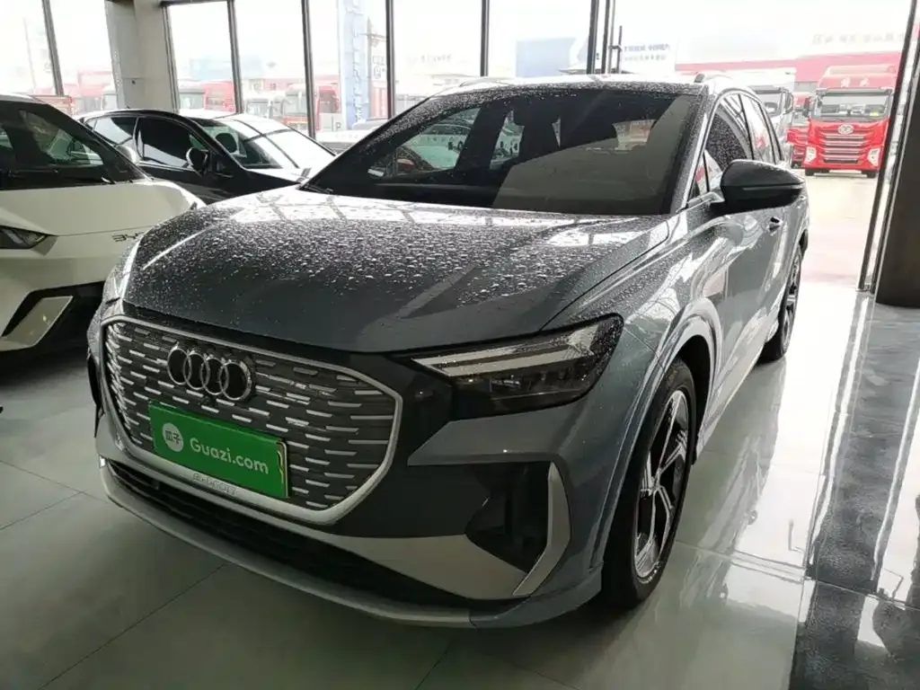 Audi Q4 e-tron — фото 10