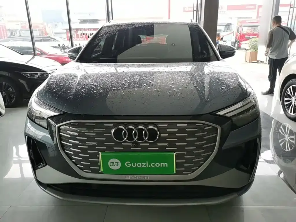 Audi Q4 e-tron — фото 9