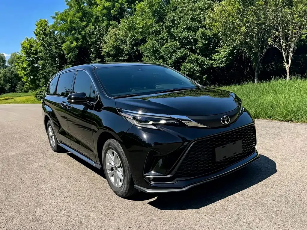 Toyota Granvia — фото 10