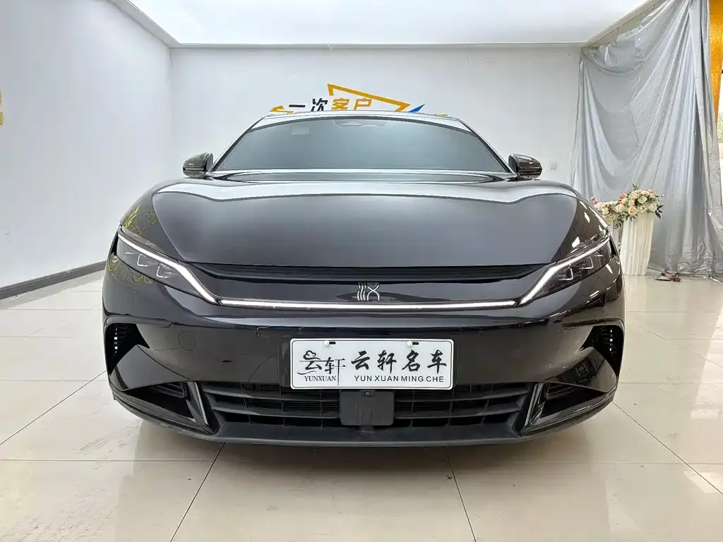 BYD Han — фото 1