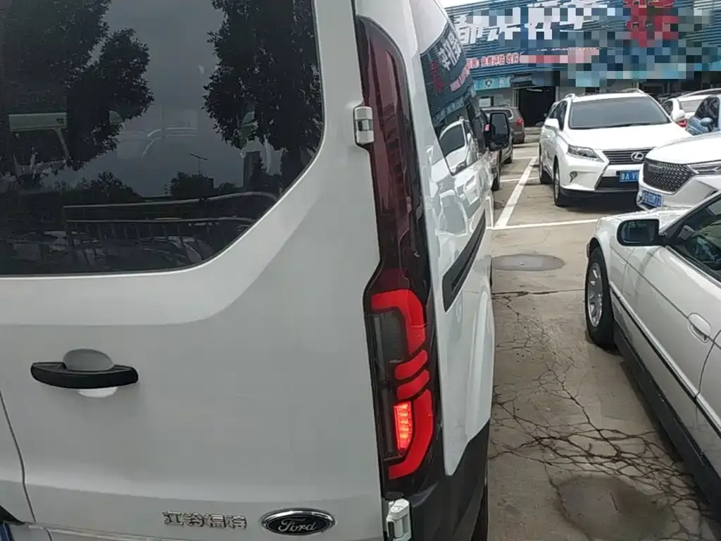 Ford Transit 2024 из CN, фото 4