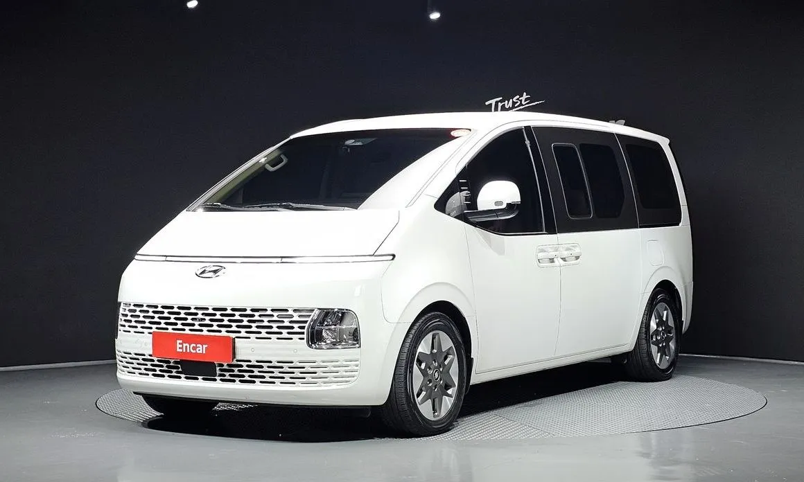 Hyundai Staria — фото 1