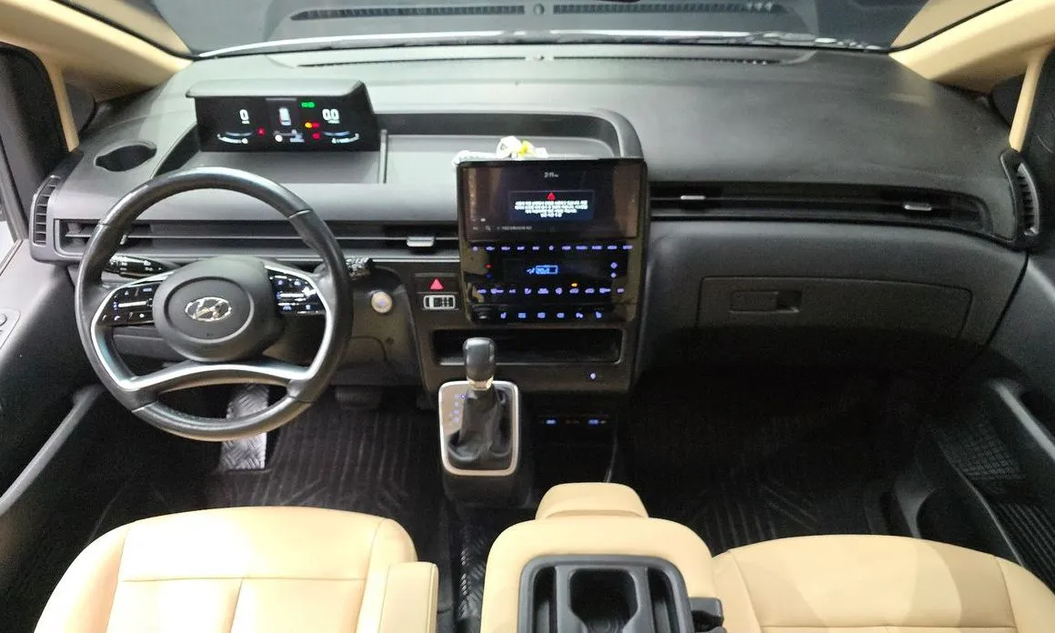 Hyundai Staria — фото 3