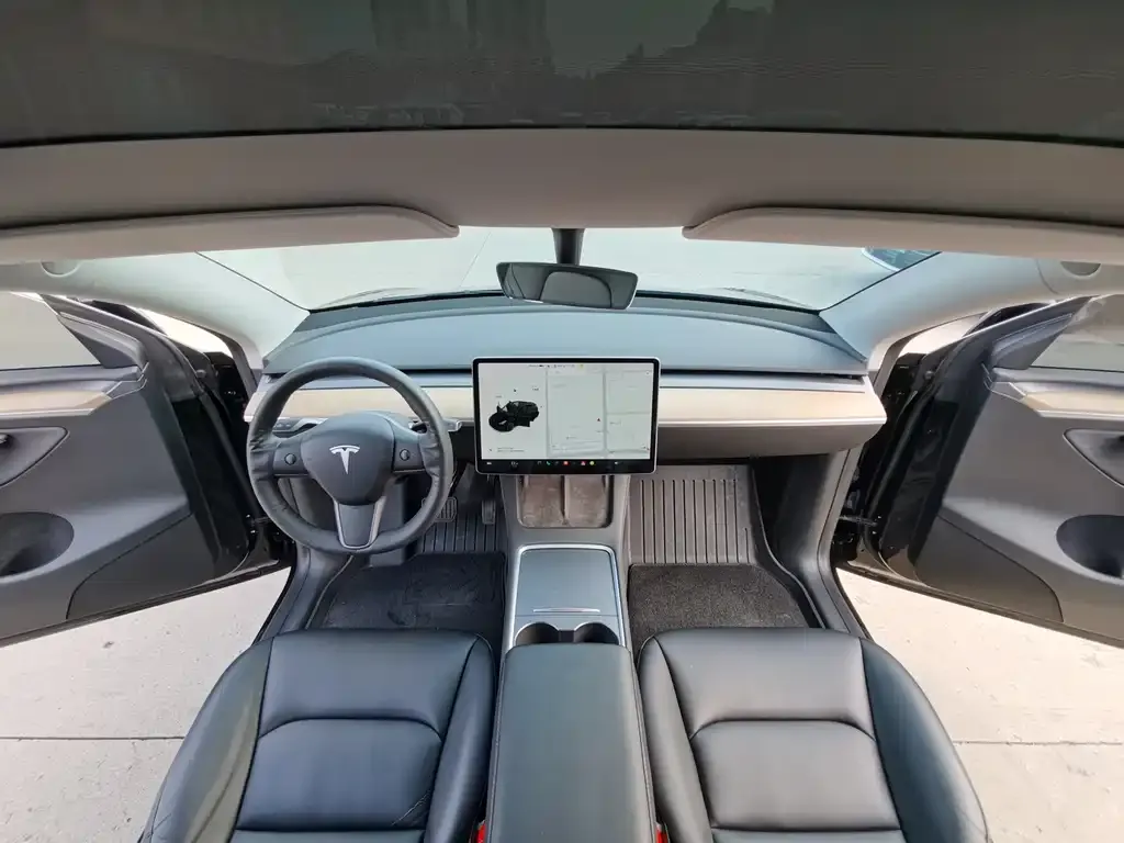 Tesla Model Y — фото 2