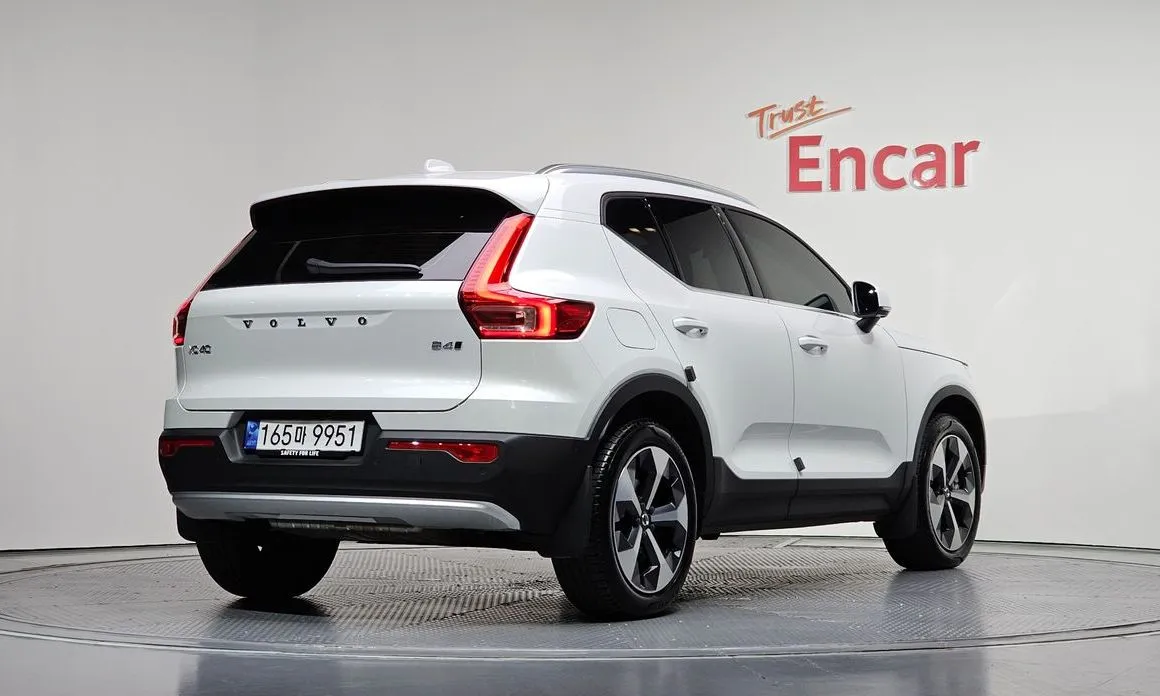 Volvo XC40 2024 из KR, фото 8