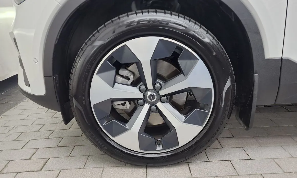 Volvo XC40 2024 из KR, фото 7