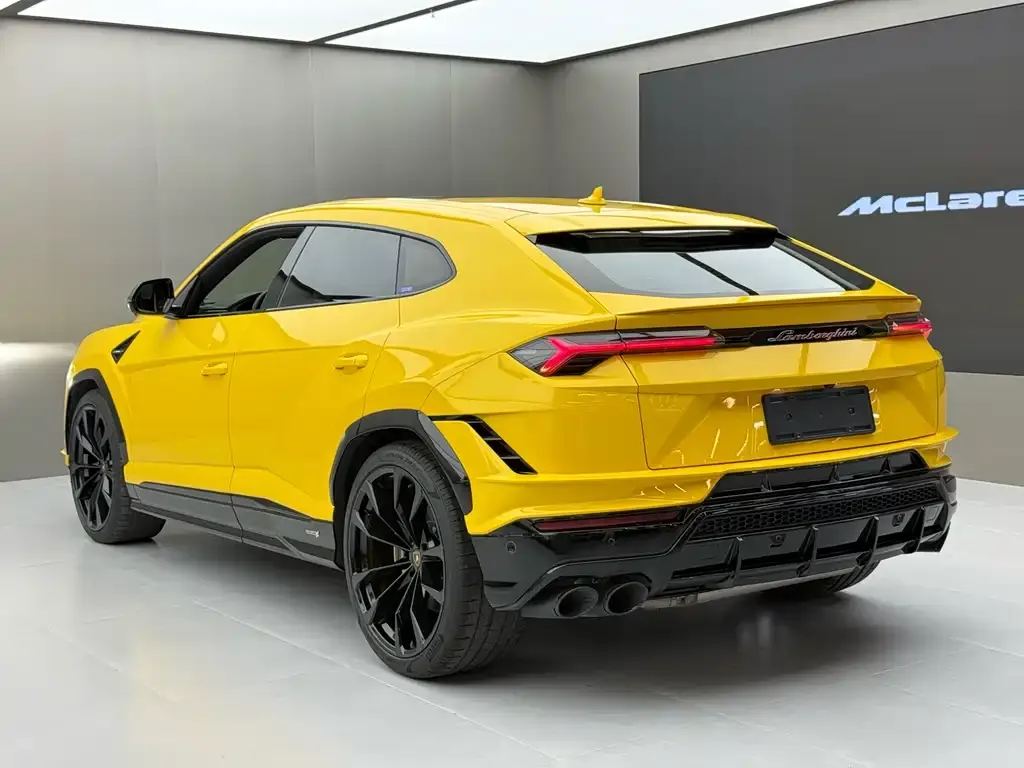 Lamborghini Urus — фото 9
