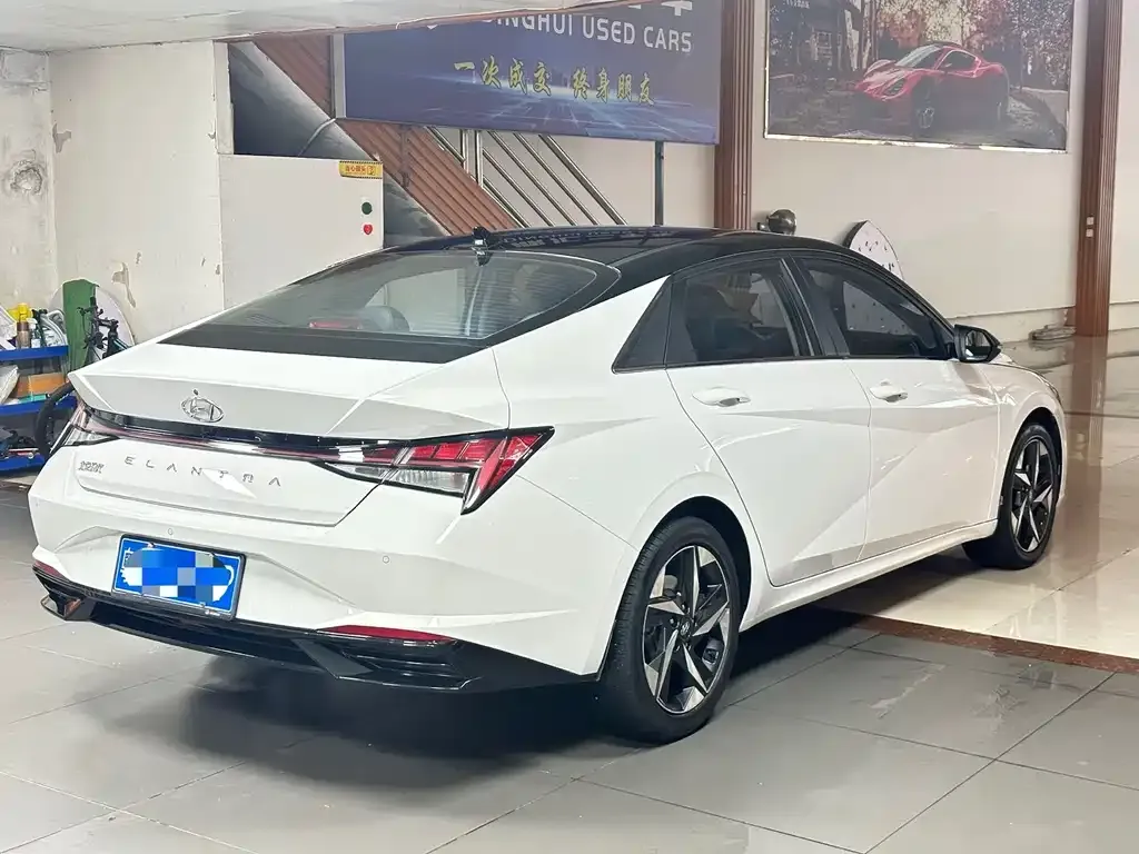 Hyundai Elantra — фото 7