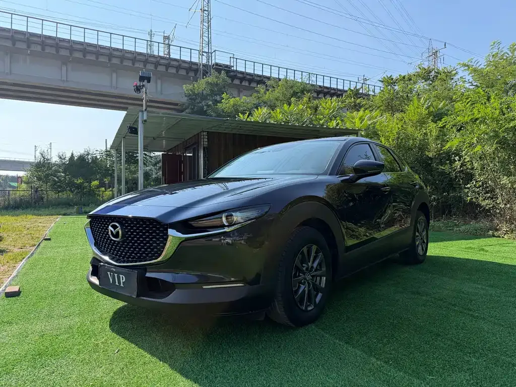 Mazda CX-30 — фото 1