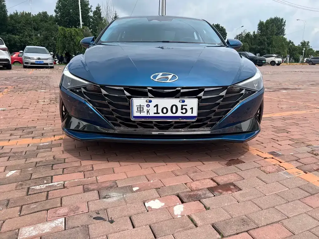 Hyundai Elantra — фото 6
