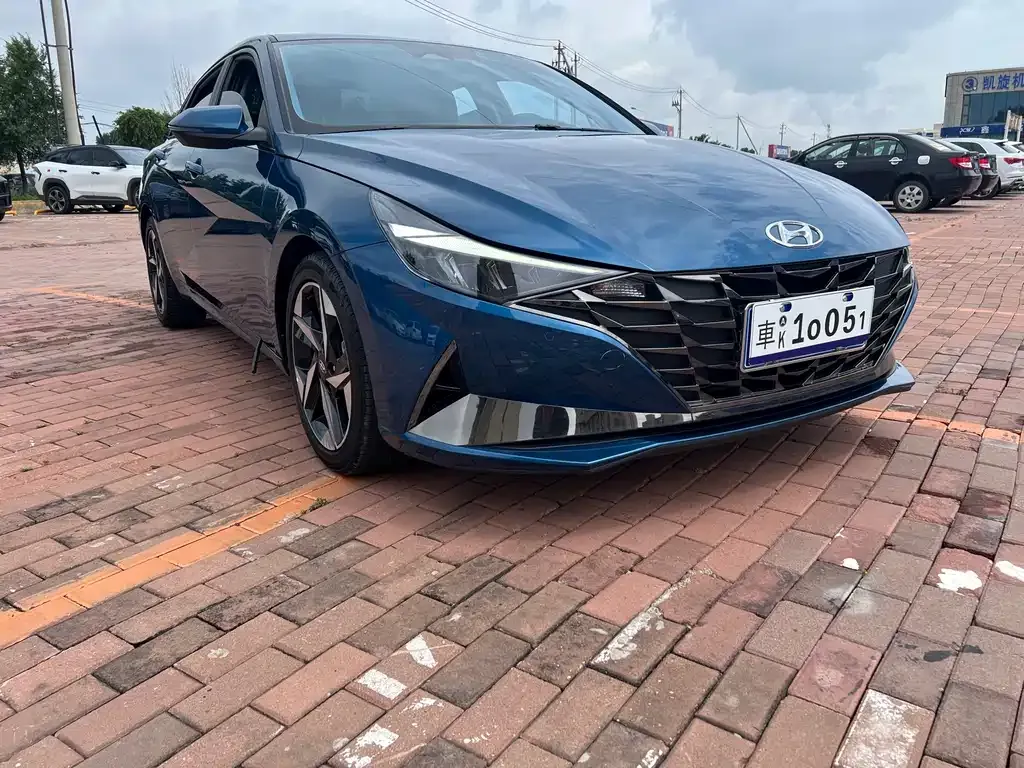 Hyundai Elantra — фото 10