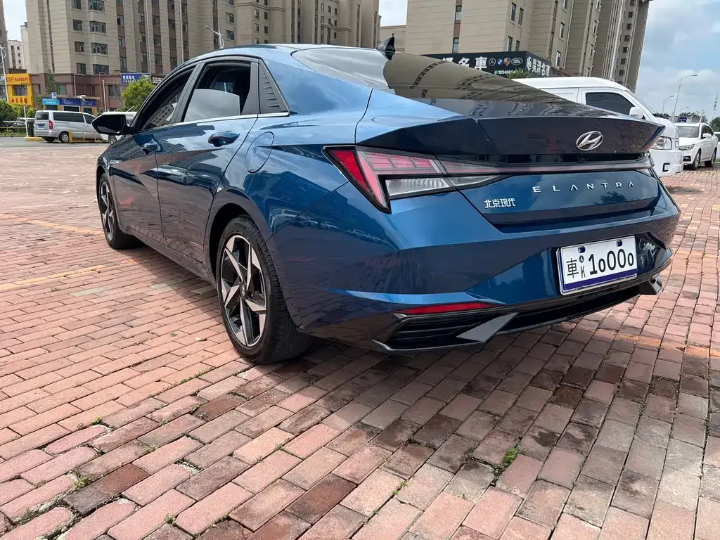Hyundai Elantra — фото 8