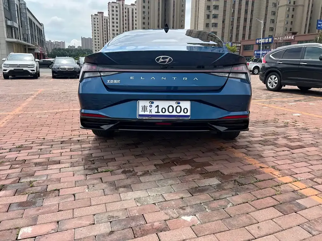 Hyundai Elantra — фото 5