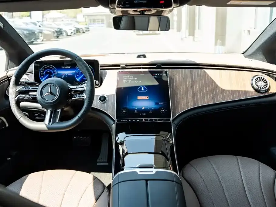 Mercedes-Benz EQE — фото 6