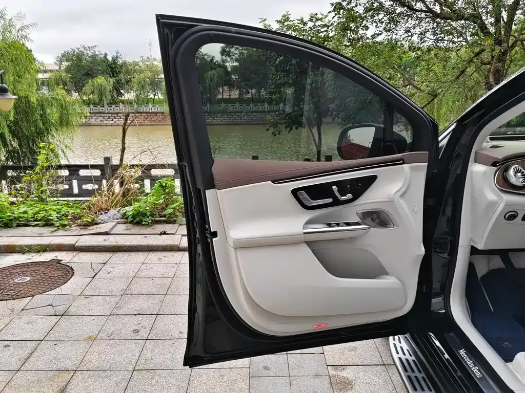 Mercedes-Benz EQE SUV 2023 из CN, фото 10