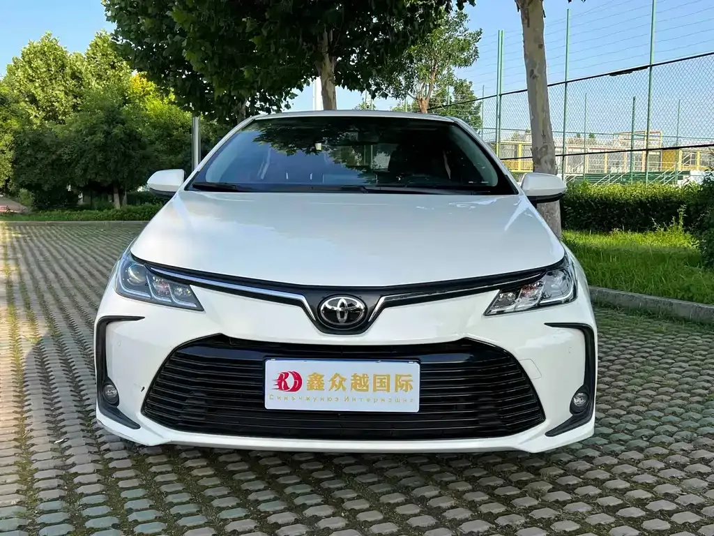 Toyota Corolla — фото 10