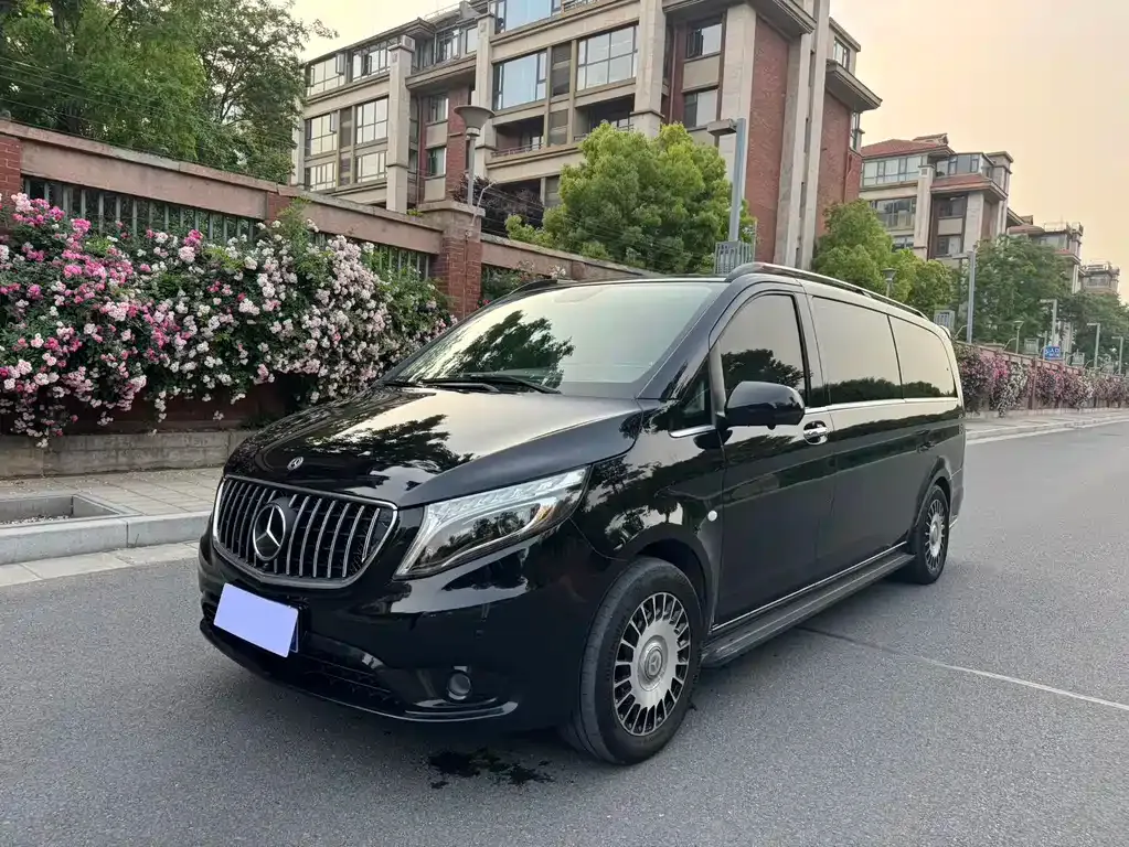 Mercedes-Benz Vito — фото 1