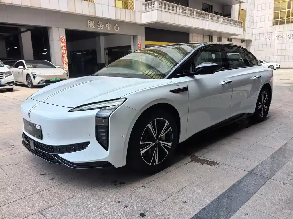 Hongqi EH7 — фото 1
