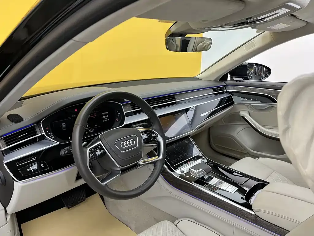 Audi A8 — фото 5