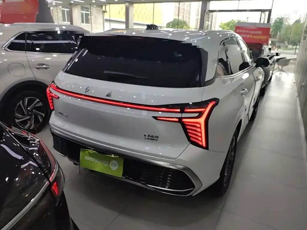 Hongqi HS3 PHEV — фото 6