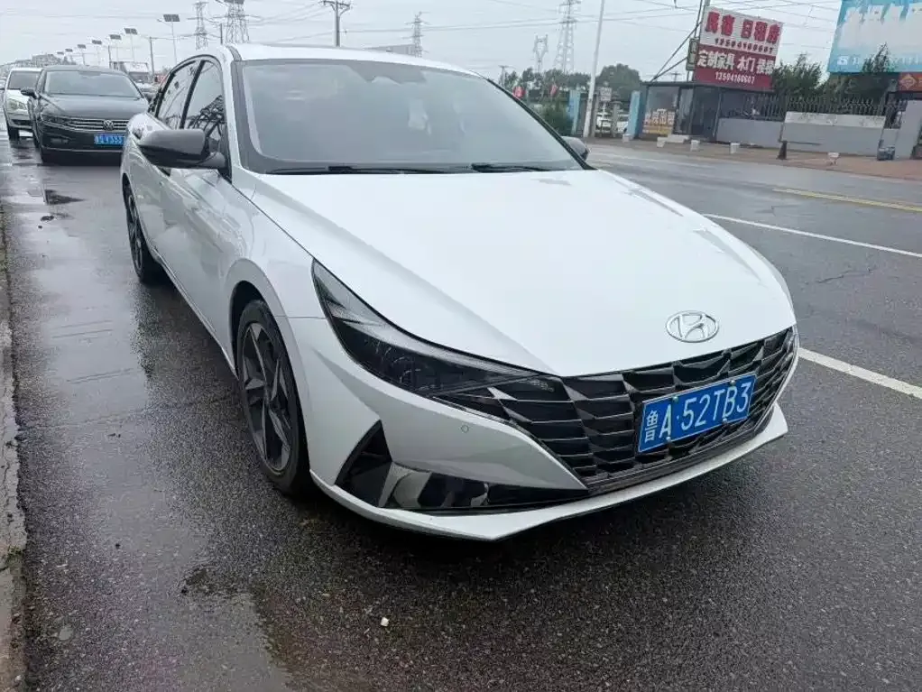 Hyundai Elantra — фото 3
