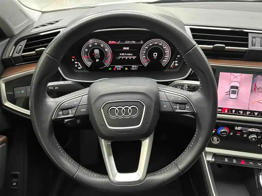 Audi Q3 — фото 5