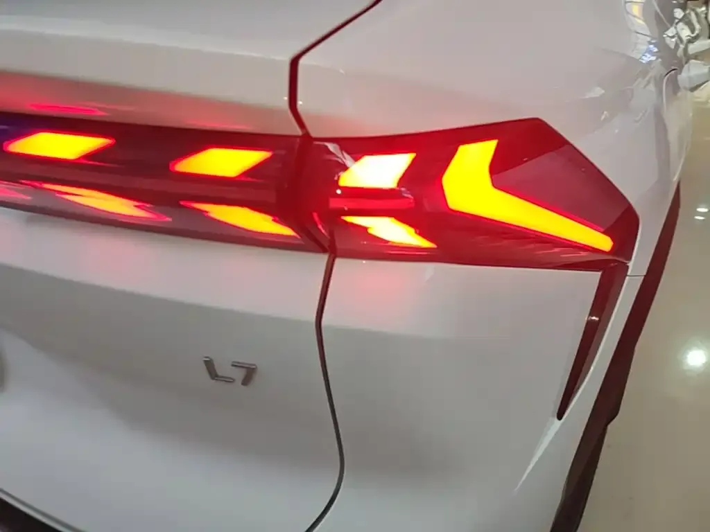 Geely Galaxy L7 2024 из CN, фото 3