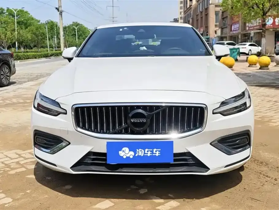 Volvo S60 — фото 10