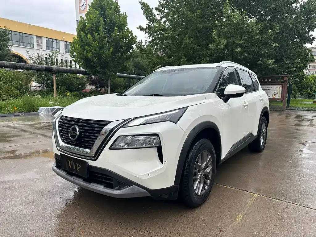 Nissan X-Trail — фото 1
